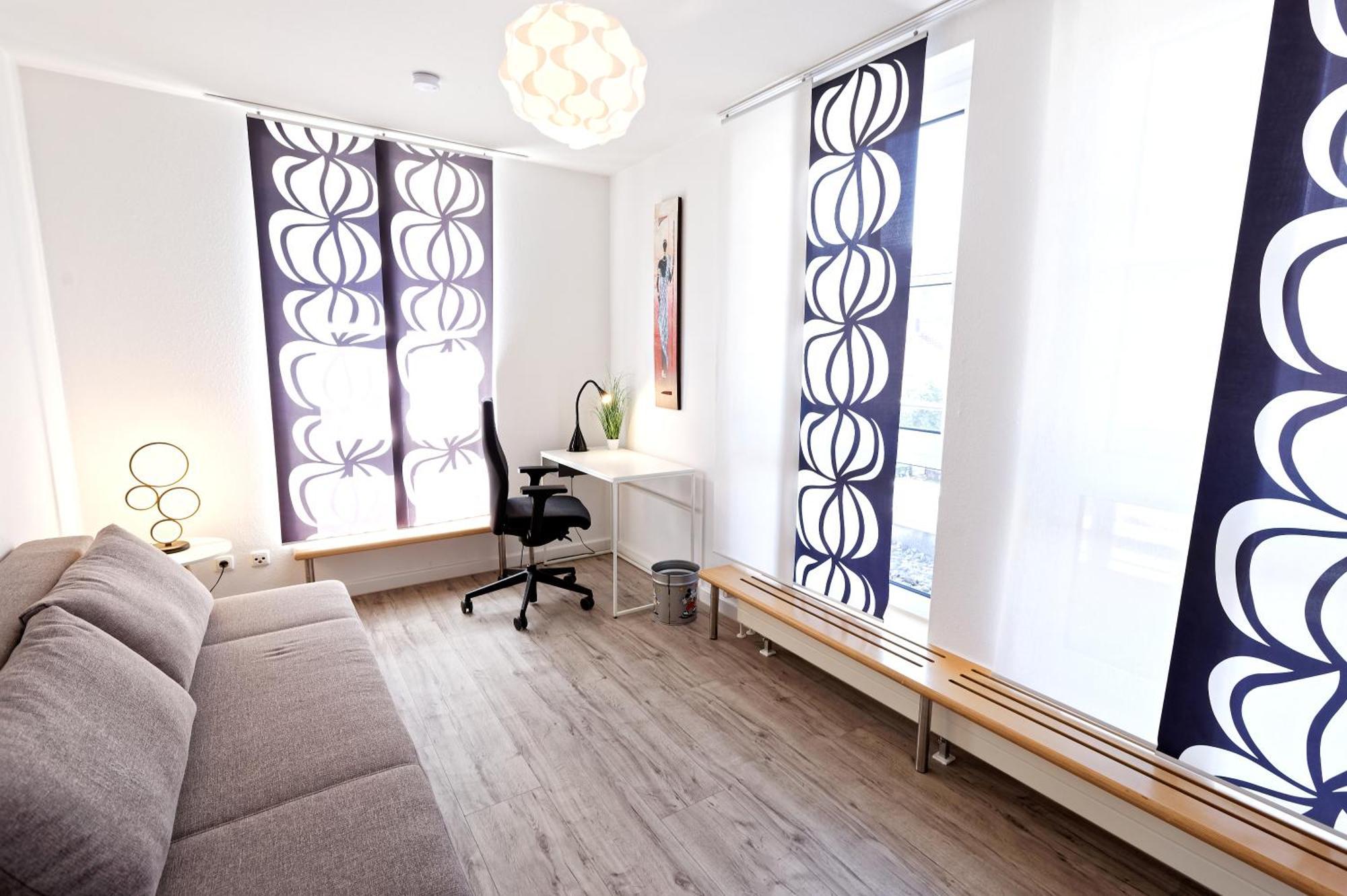 Grosszuegiges Helles Penthouse -Komplette Etage- Mit Balkon Und Stellplatz In Ruhiger Lage Kulmbach Buitenkant foto